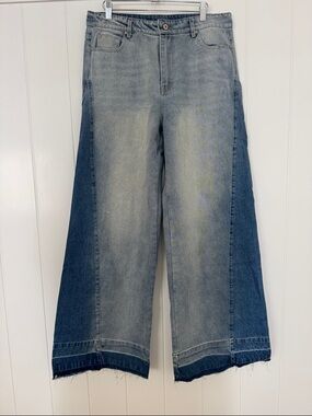 Amazon Two-Tone Wide Leg Jeans in Light Blue and Dark Blue-M (size 29-30)